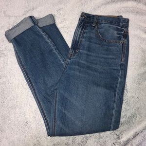 American Eagle ‘Mom Jeans’